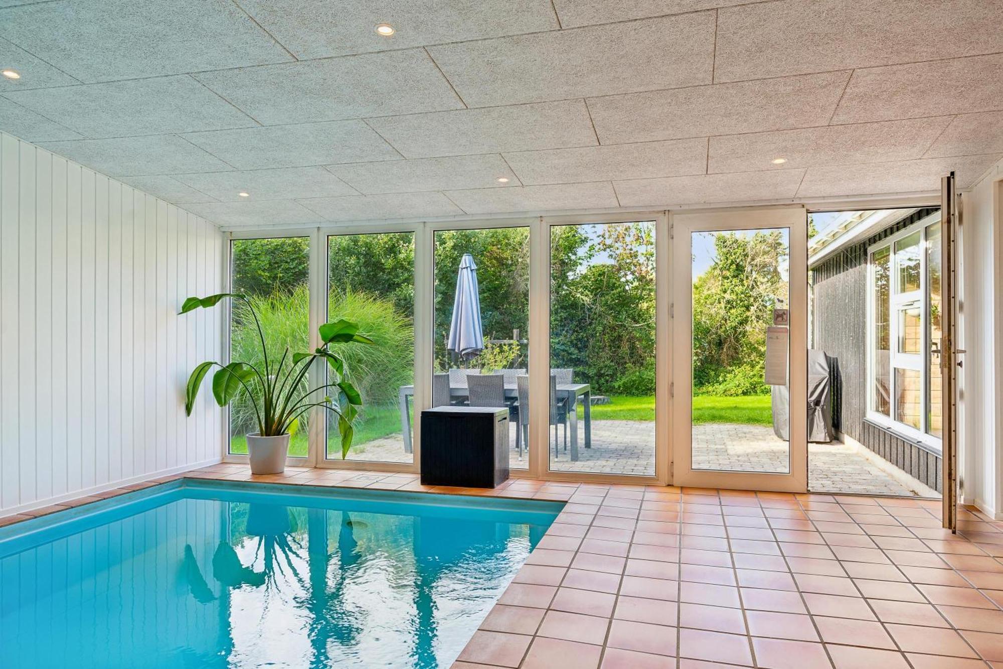 Stunning Home In Knebel With 3 Bedrooms, Swimming Pool And Wifi エクステリア 写真